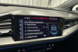 musta Audi Q4 e-tron 2024 kuva 22.