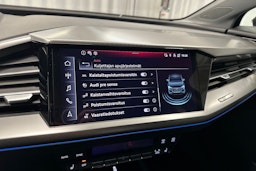 musta Audi Q4 e-tron 2024 kuva 23.