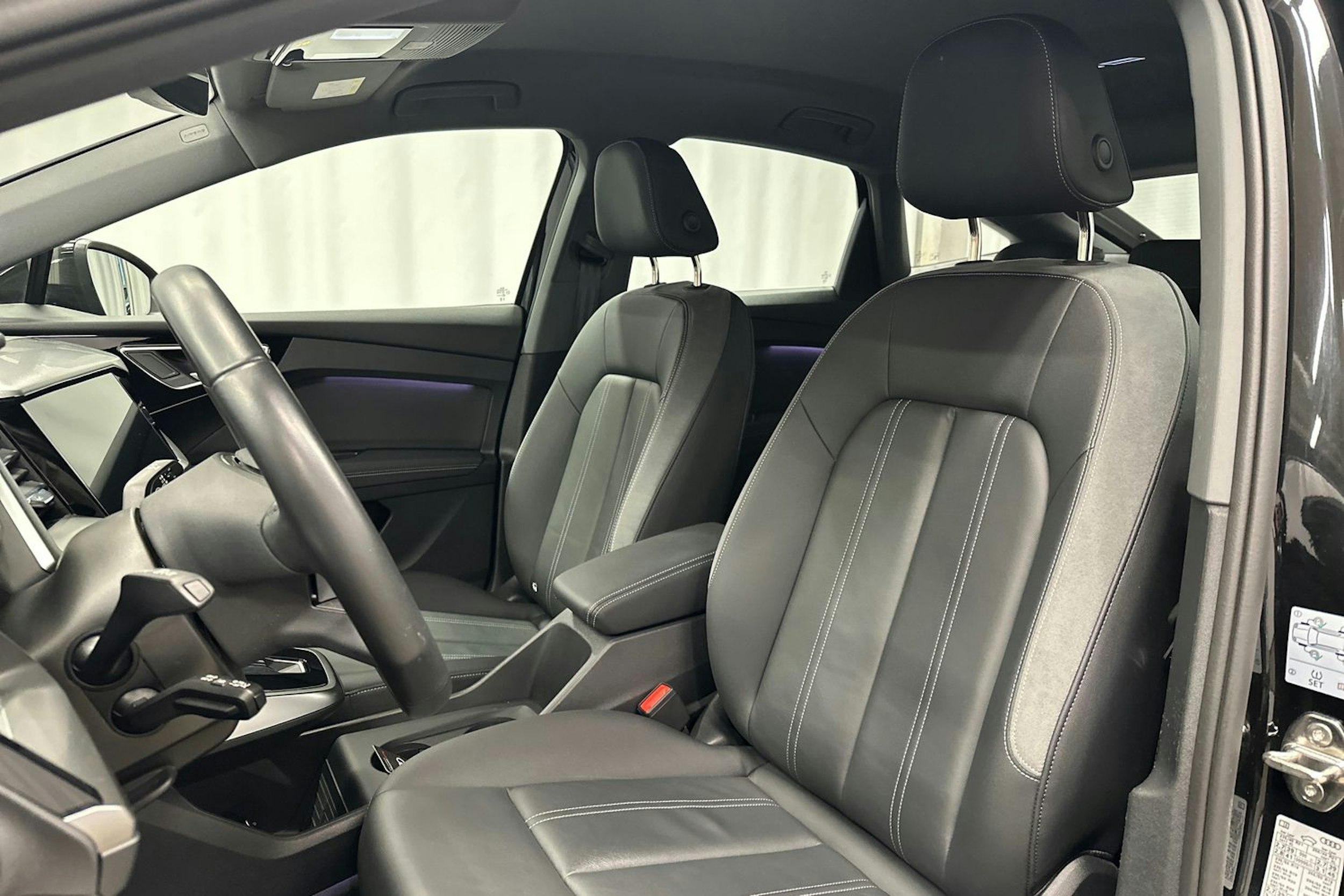 musta Audi Q4 e-tron 2024 kuva 28.