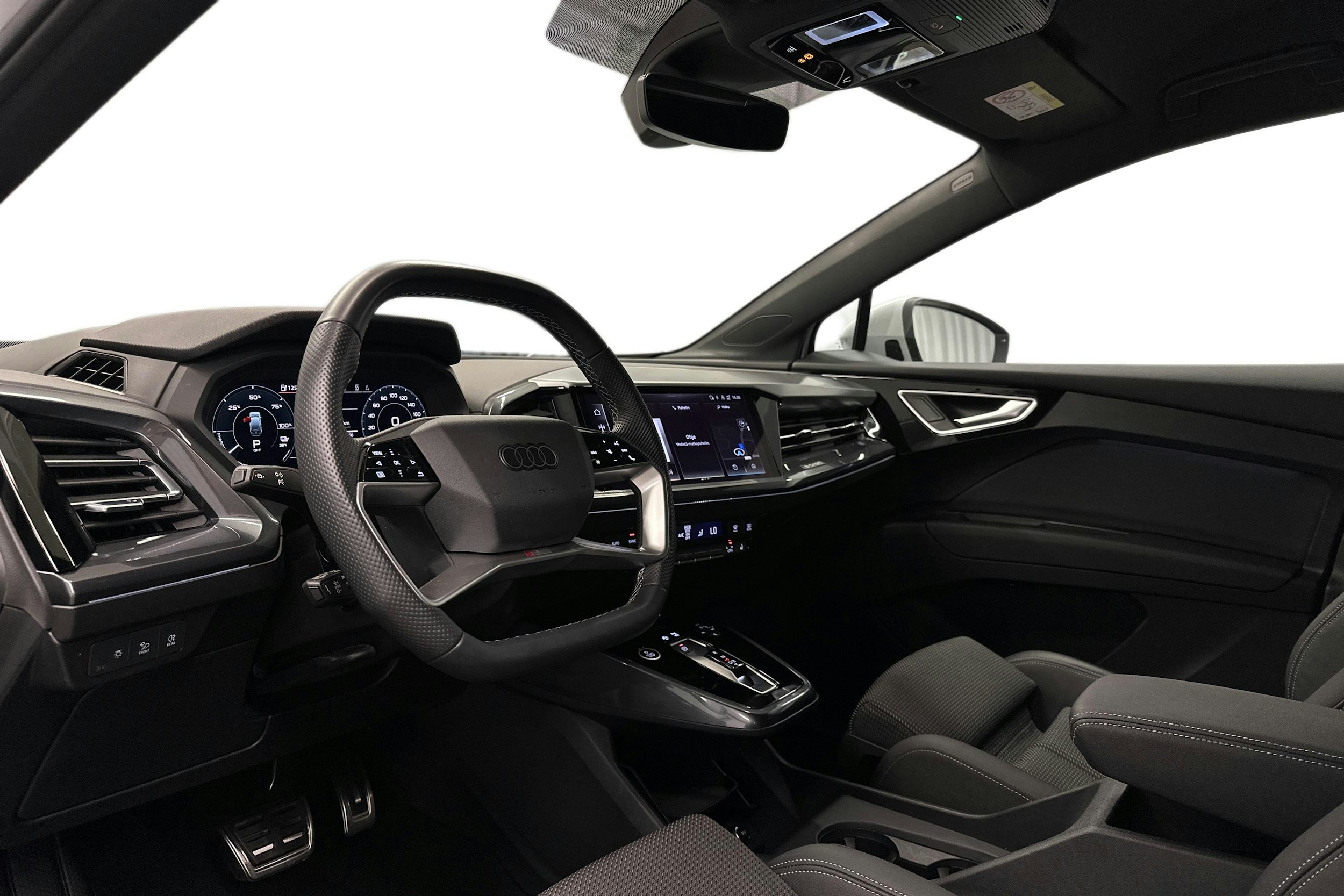 valkoinen Audi Q4 e-tron 2024 kuva 7.