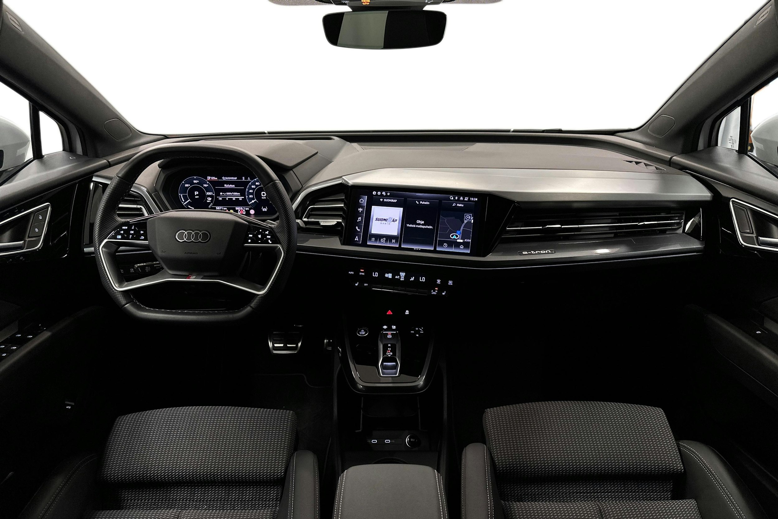 valkoinen Audi Q4 e-tron 2024 kuva 9.