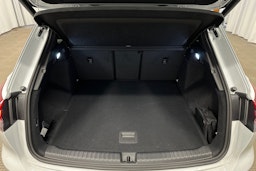 valkoinen Audi Q4 e-tron 2024 kuva 13.