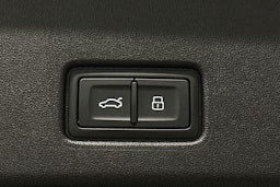 valkoinen Audi Q4 e-tron 2024 kuva 14.