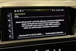 valkoinen Audi Q4 e-tron 2024 kuva 26.