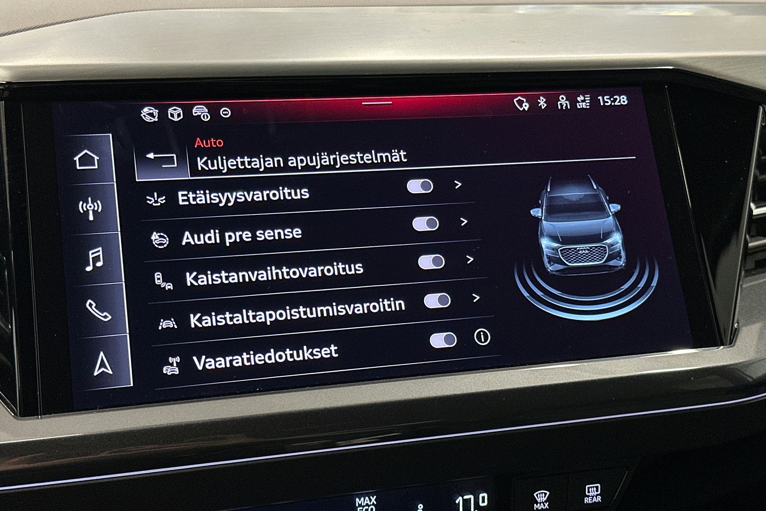 valkoinen Audi Q4 e-tron 2024 kuva 29.