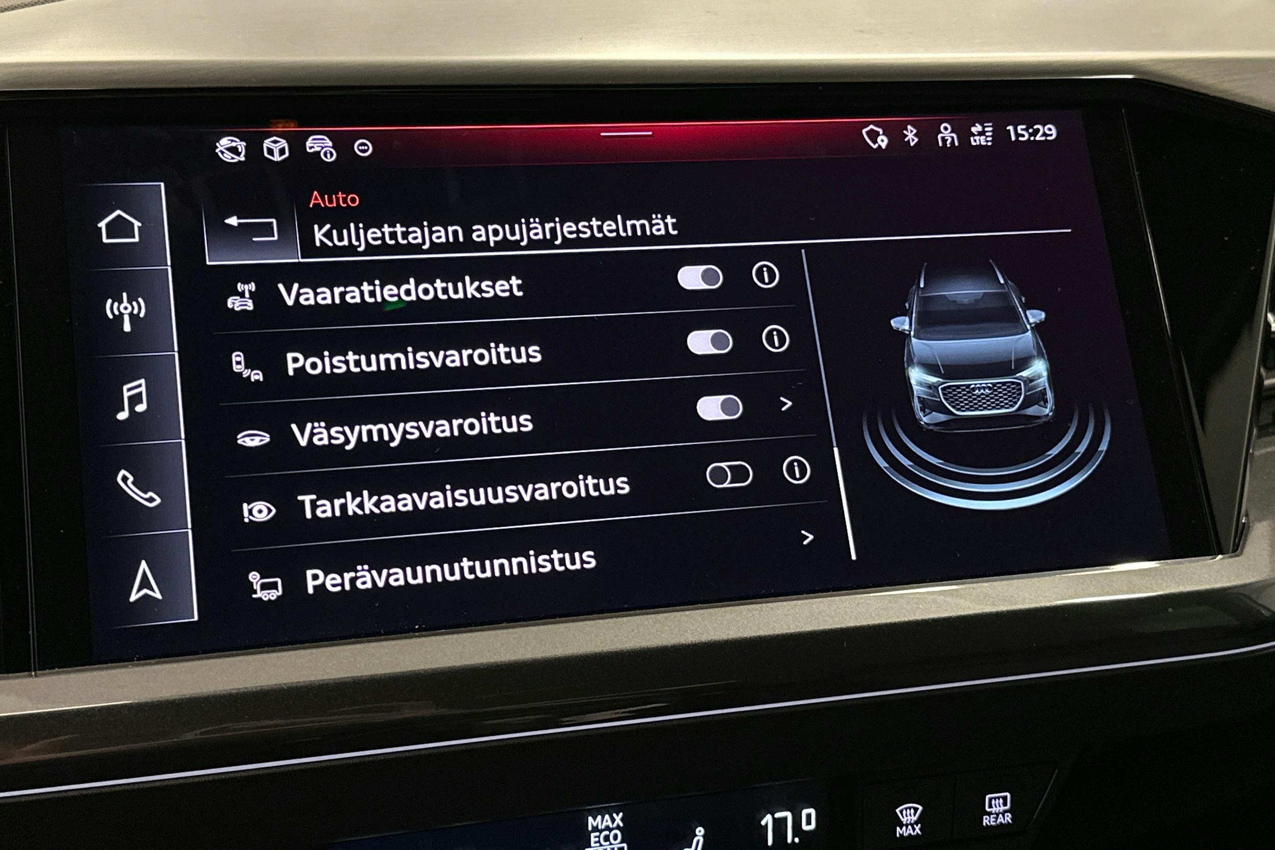 valkoinen Audi Q4 e-tron 2024 kuva 30.