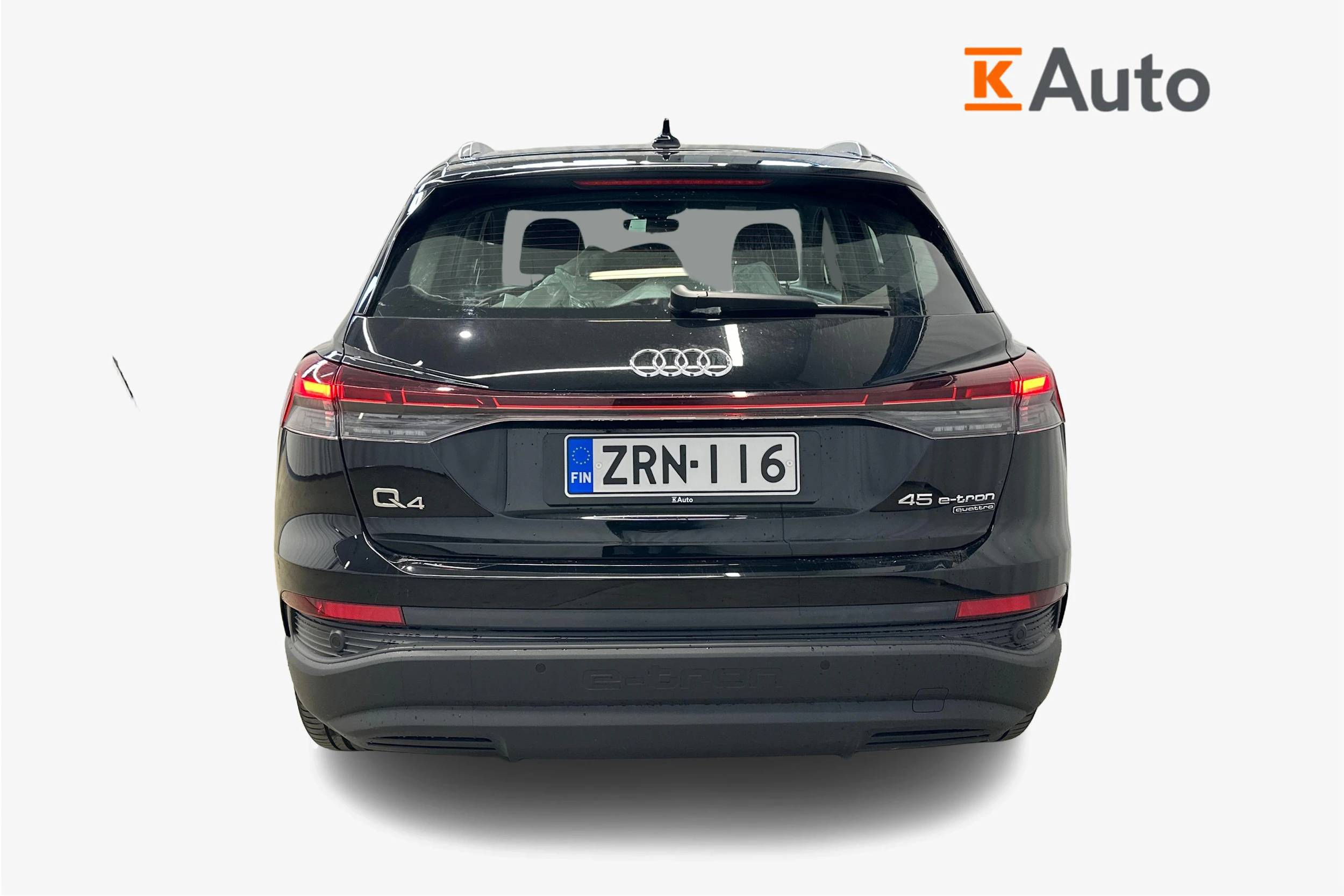 musta Audi Q4 e-tron 2024 kuva 5.