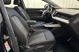 musta Audi Q4 e-tron 2024 kuva 15.