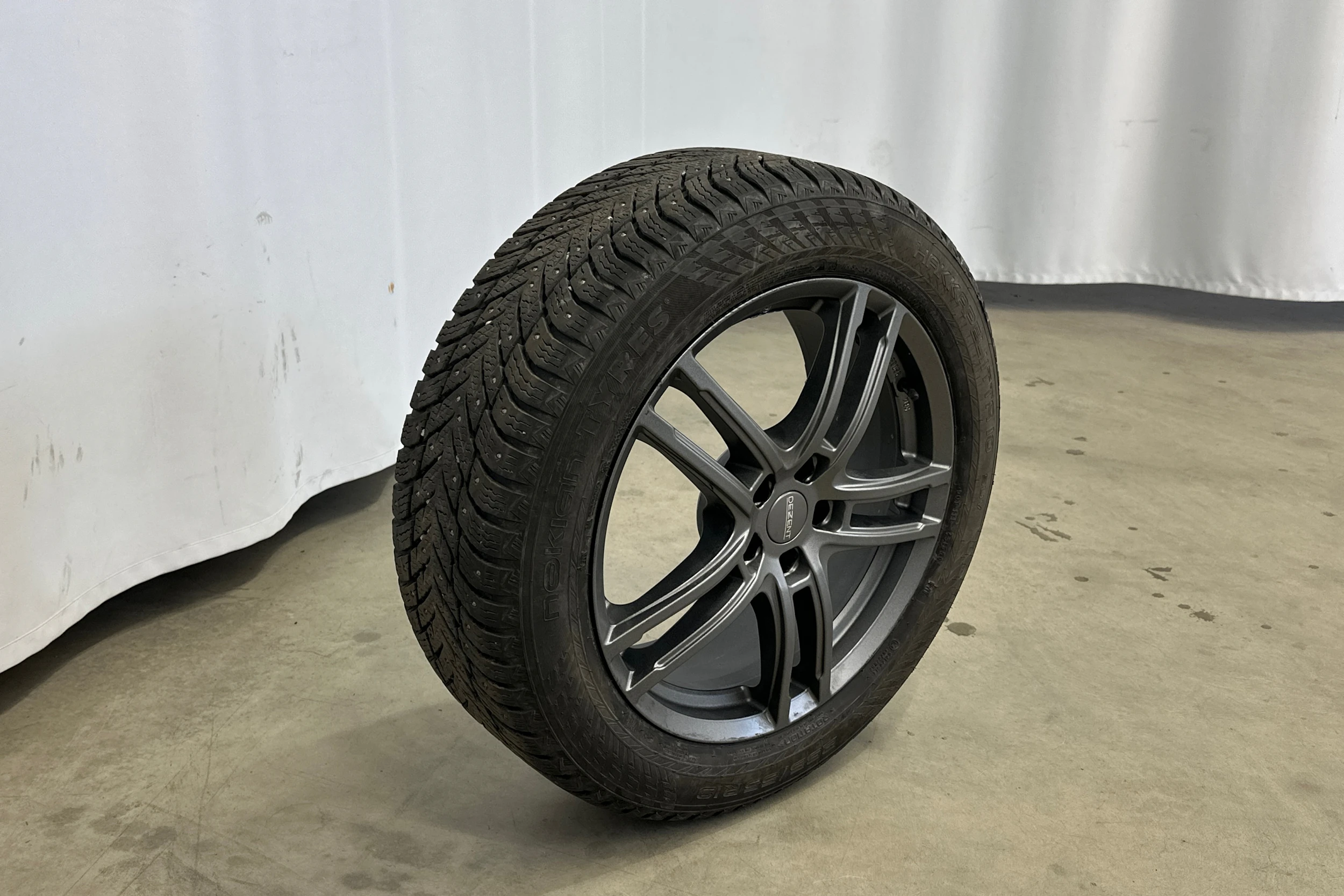 musta Audi Q4 e-tron 2024 kuva 16.