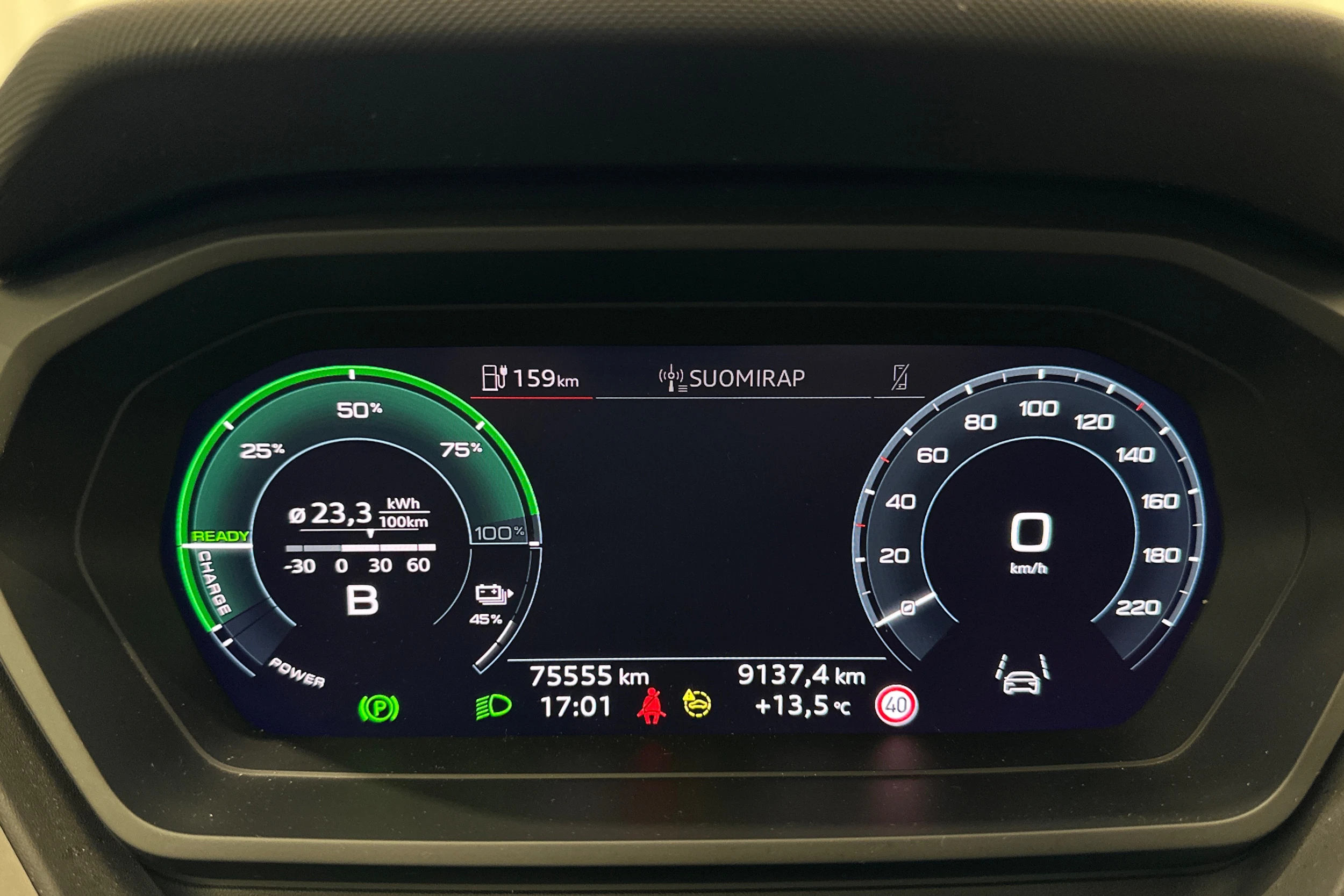 musta Audi Q4 e-tron 2024 kuva 21.