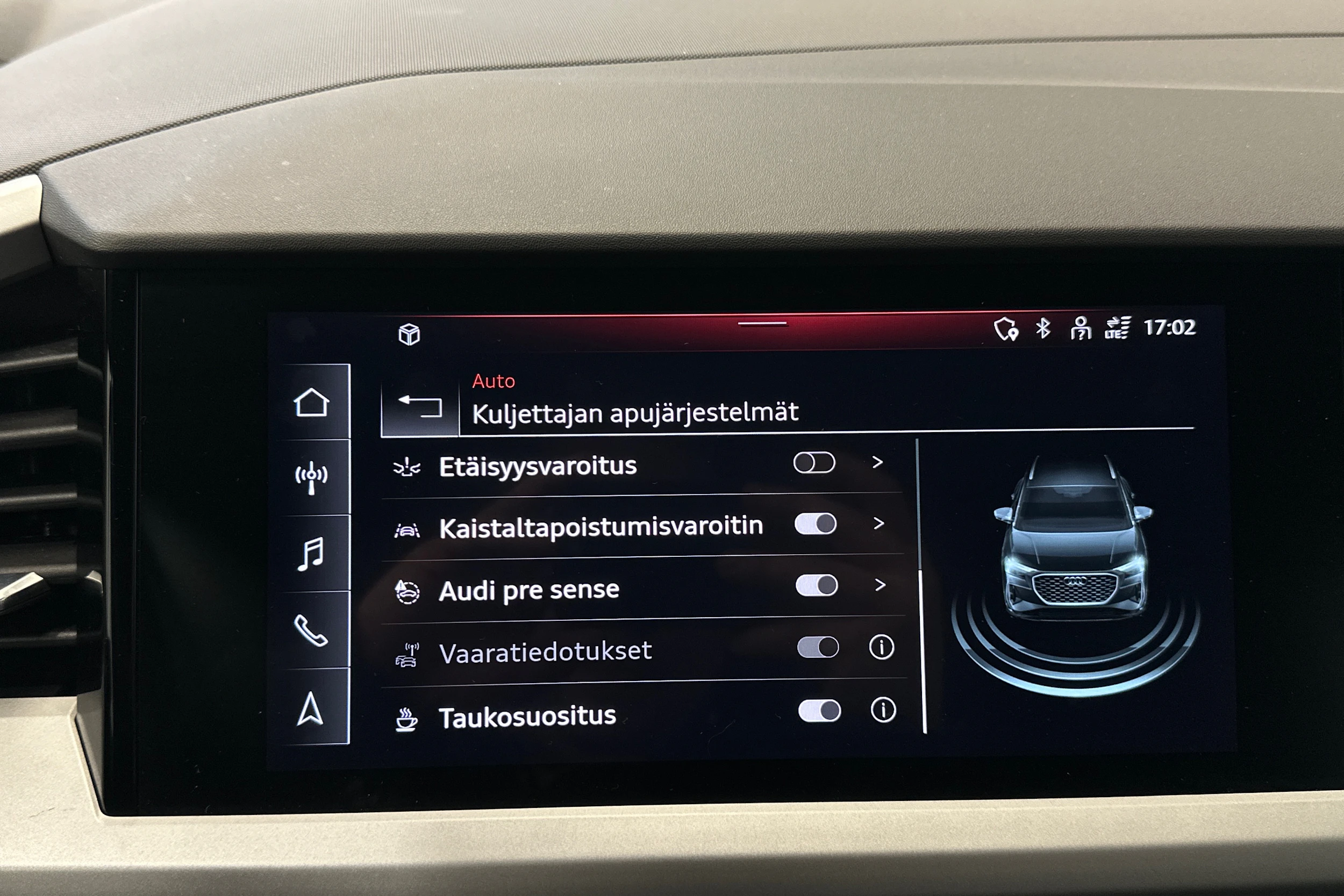 musta Audi Q4 e-tron 2024 kuva 24.