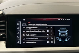 musta Audi Q4 e-tron 2024 kuva 24.
