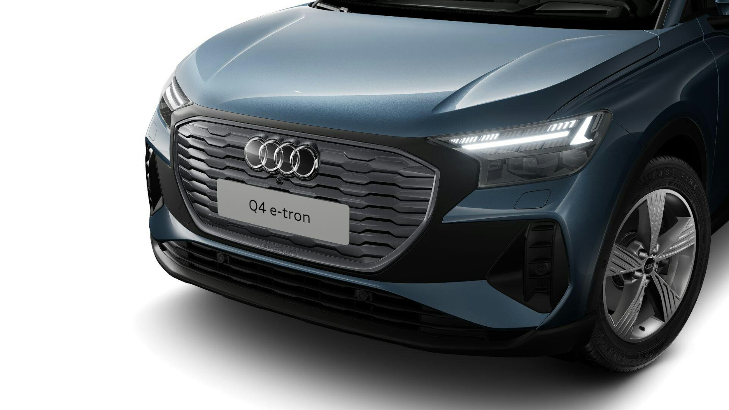 sininen Audi Q4 e-tron 2025 kuva 6.