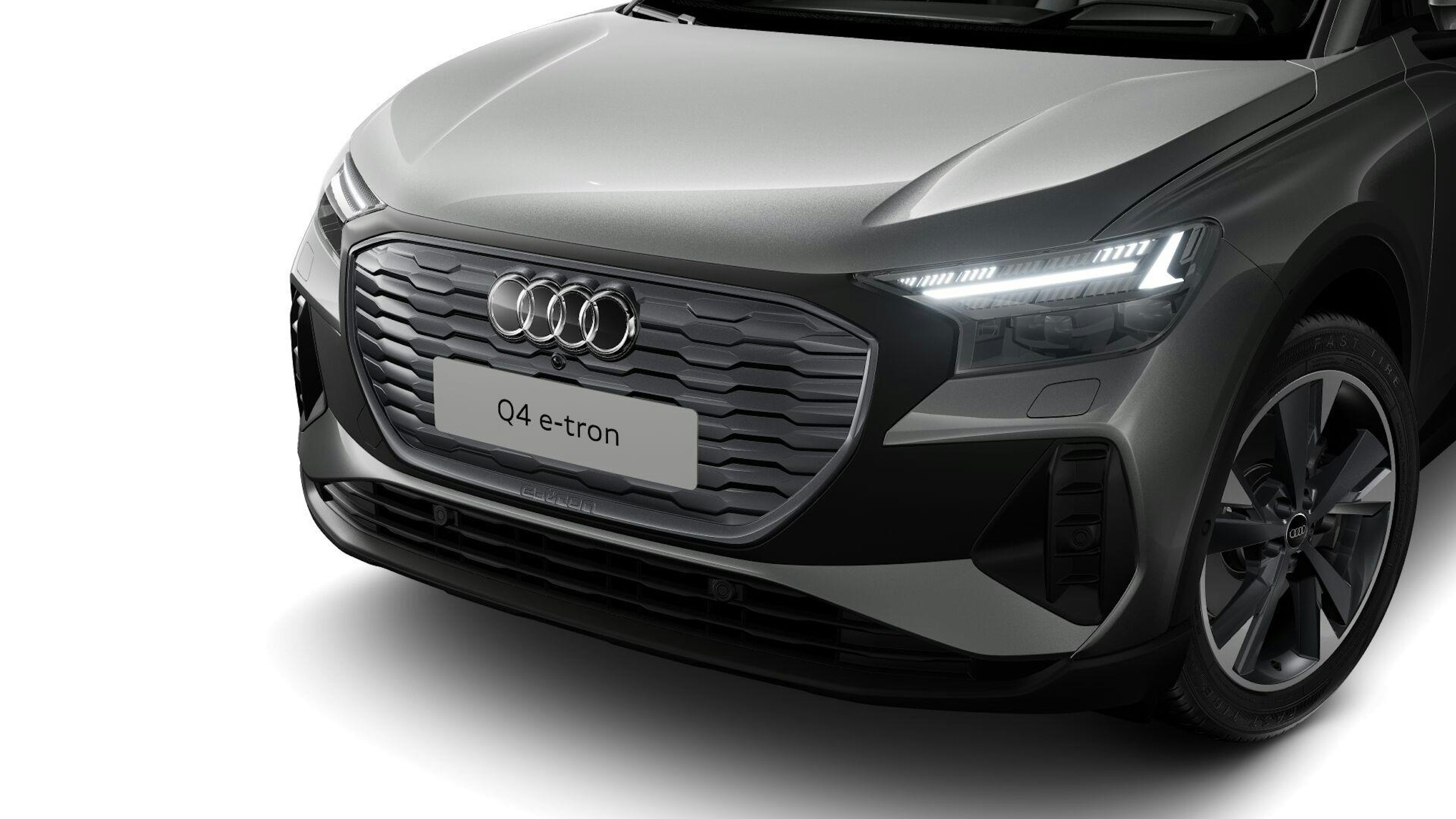 harmaa Audi Q4 e-tron 2025 kuva 6.