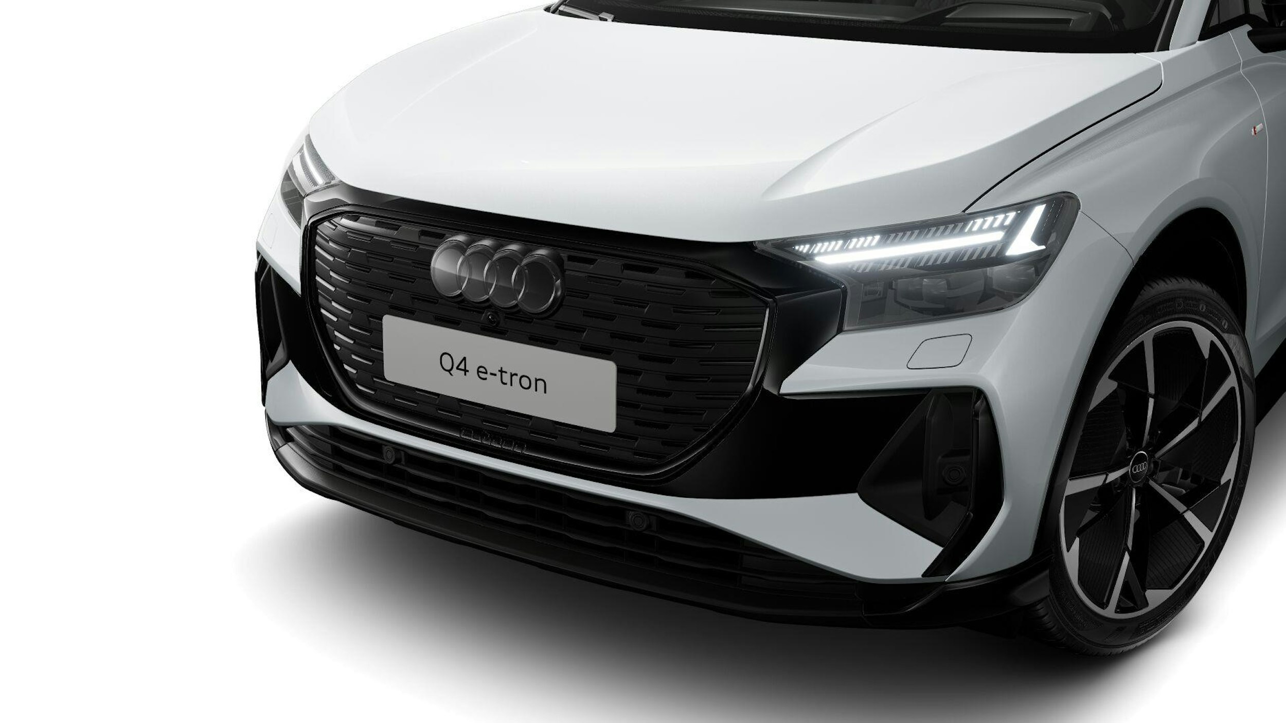 valkoinen Audi Q4 e-tron 2025 kuva 2.
