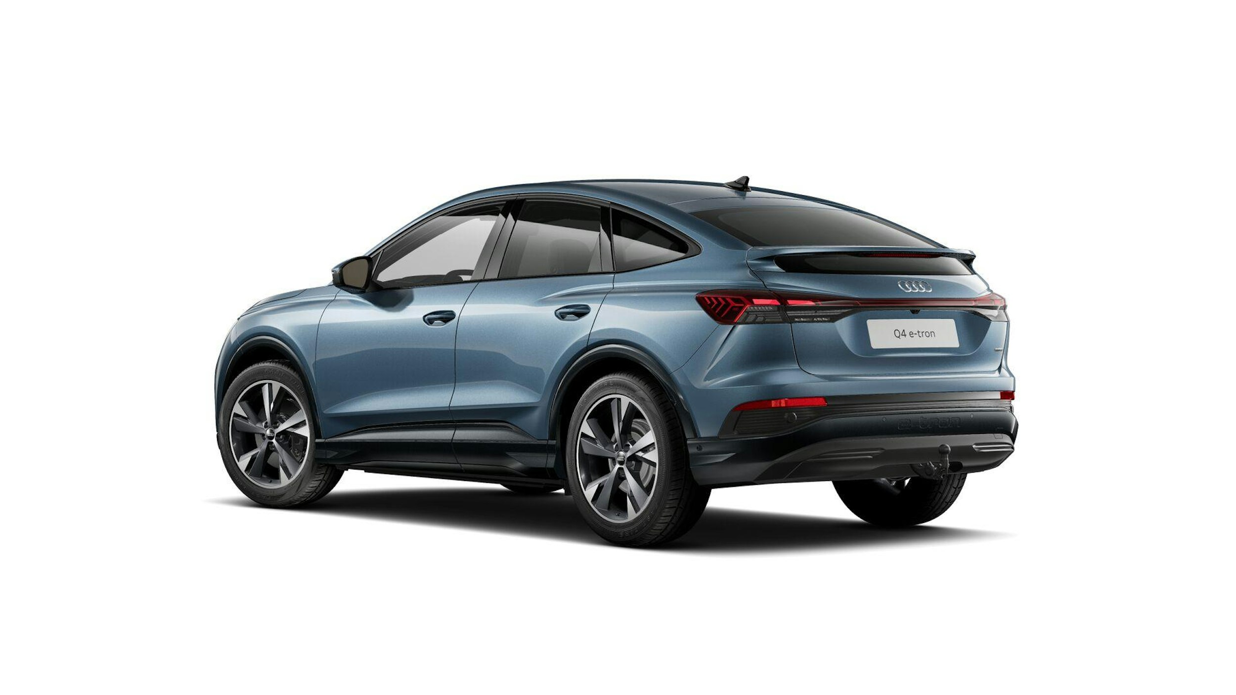 sininen Audi Q4 e-tron 2025 kuva 5.