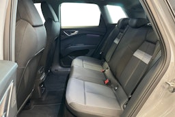 peble stone harmaa Audi Q4 e-tron 2025 kuva 8.