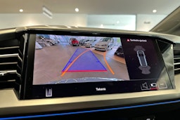 peble stone harmaa Audi Q4 e-tron 2025 kuva 16.