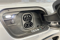 peble stone harmaa Audi Q4 e-tron 2025 kuva 22.