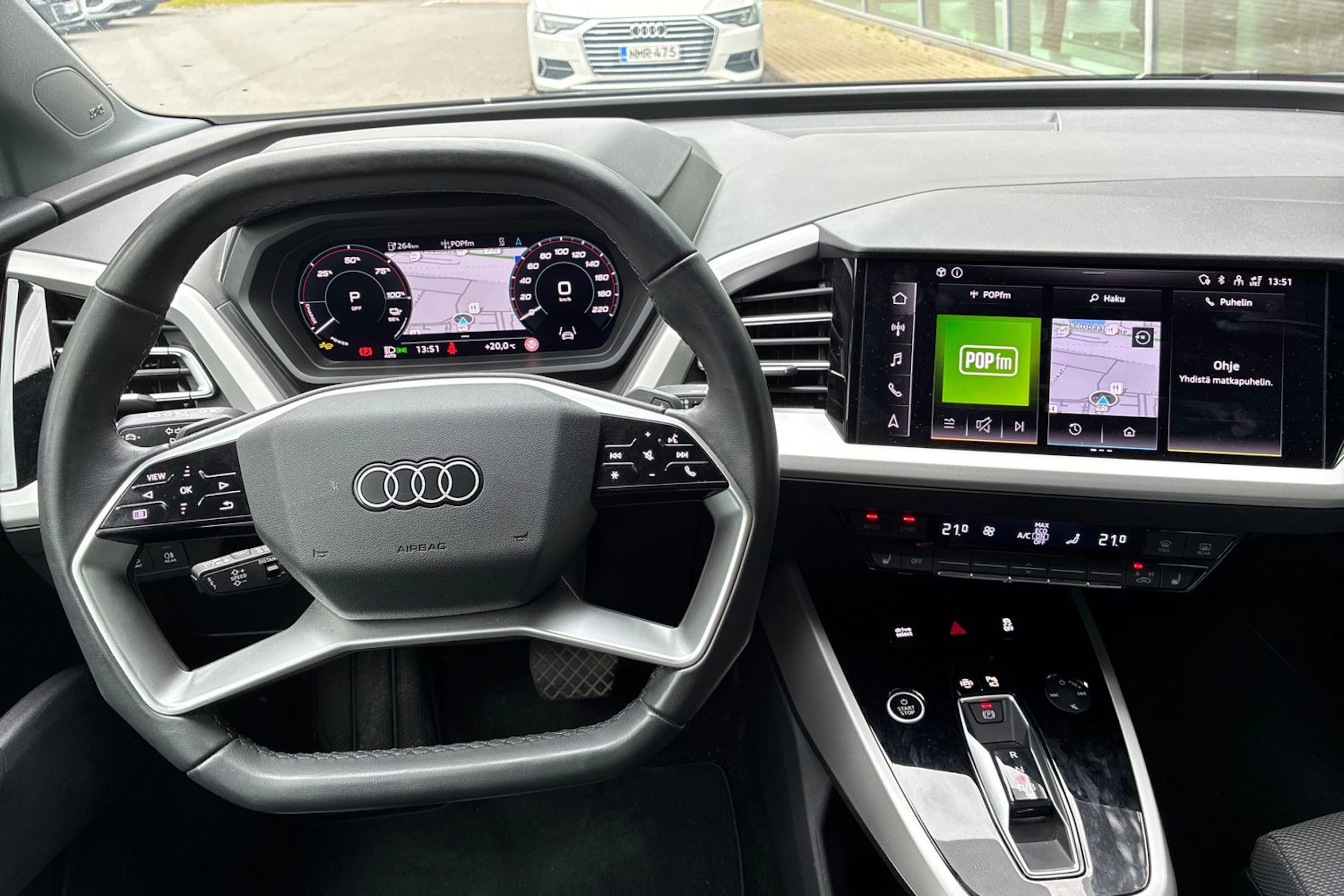 sininen Audi Q4 e-tron 2025 kuva 4.