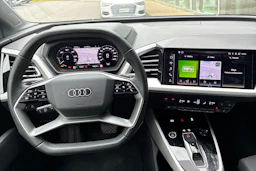 sininen Audi Q4 e-tron 2025 kuva 4.