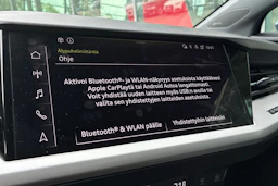 sininen Audi Q4 e-tron 2025 kuva 6.