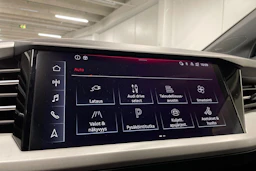 sininen Audi Q4 e-tron 2025 kuva 18.