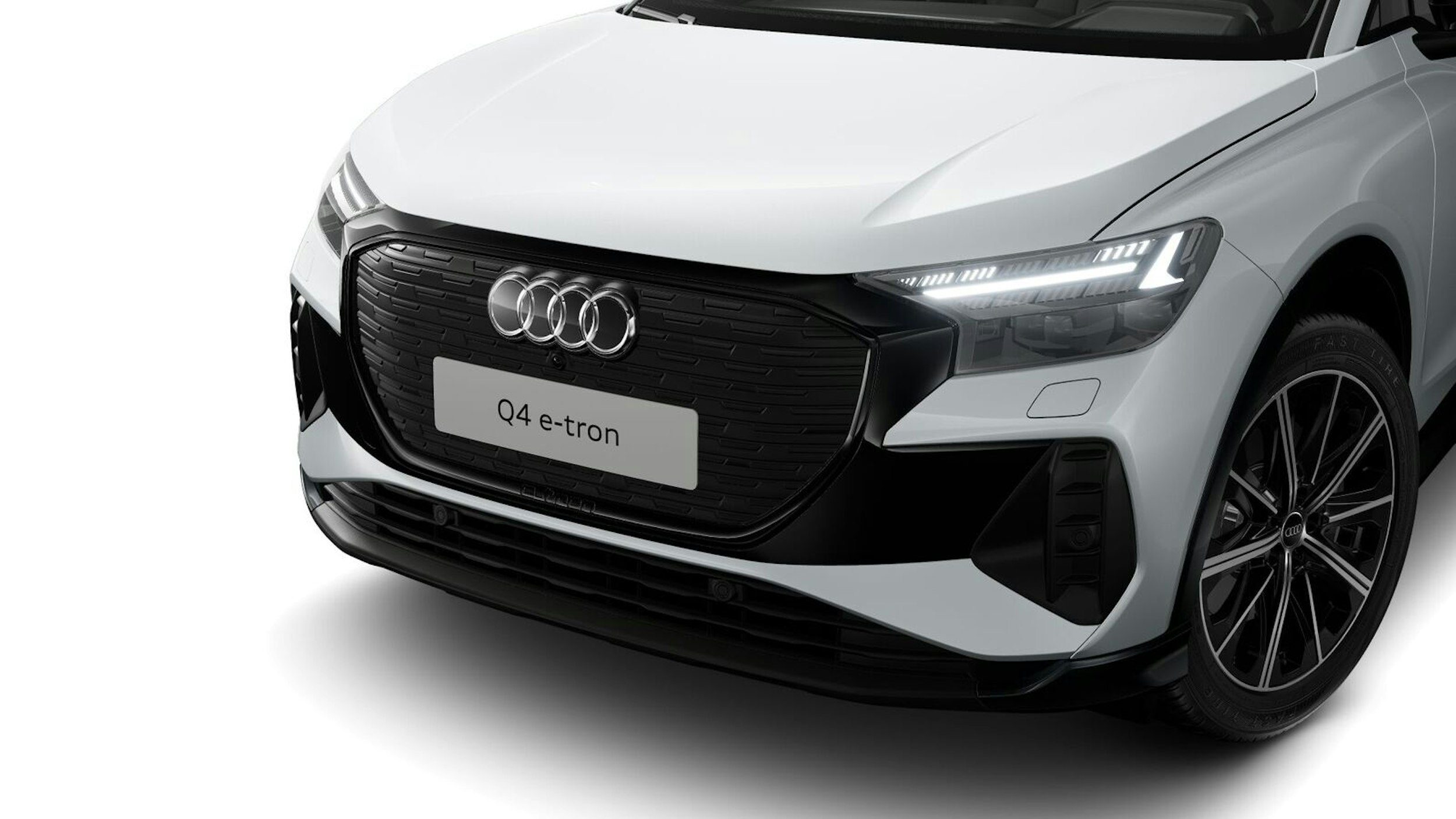 valkoinen Audi Q4 e-tron 2025 kuva 2.