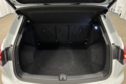 valkoinen Audi Q4 e-tron 2025 kuva 13.