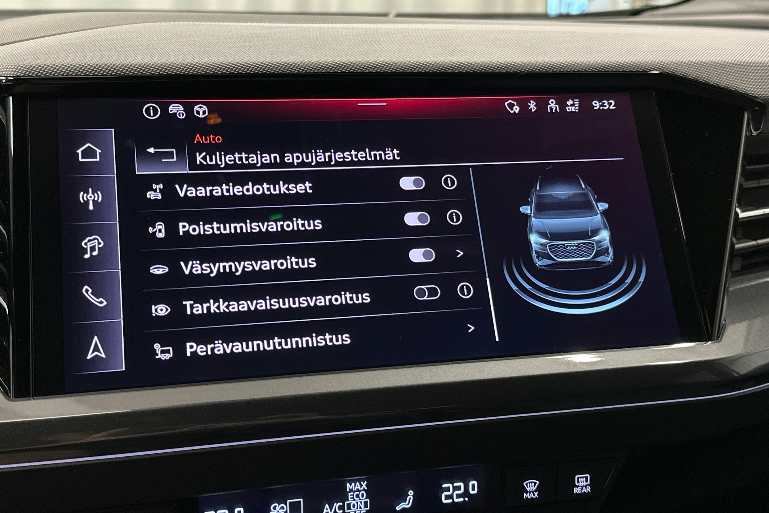 valkoinen Audi Q4 e-tron 2025 kuva 30.