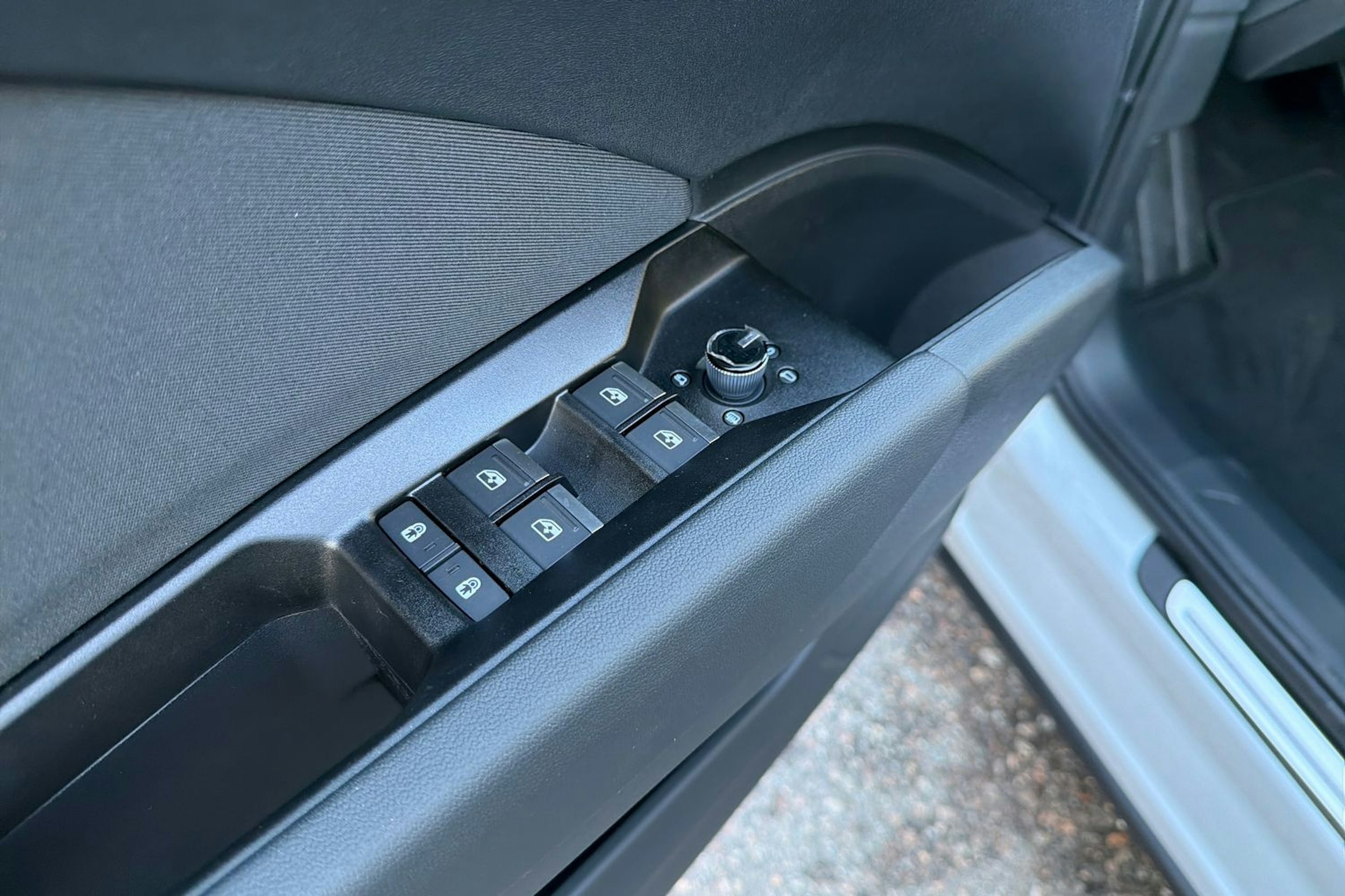 valkoinen Audi Q4 e-tron 2025 kuva 11.