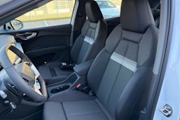 valkoinen Audi Q4 e-tron 2025 kuva 13.