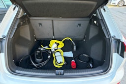 valkoinen Audi Q4 e-tron 2025 kuva 14.