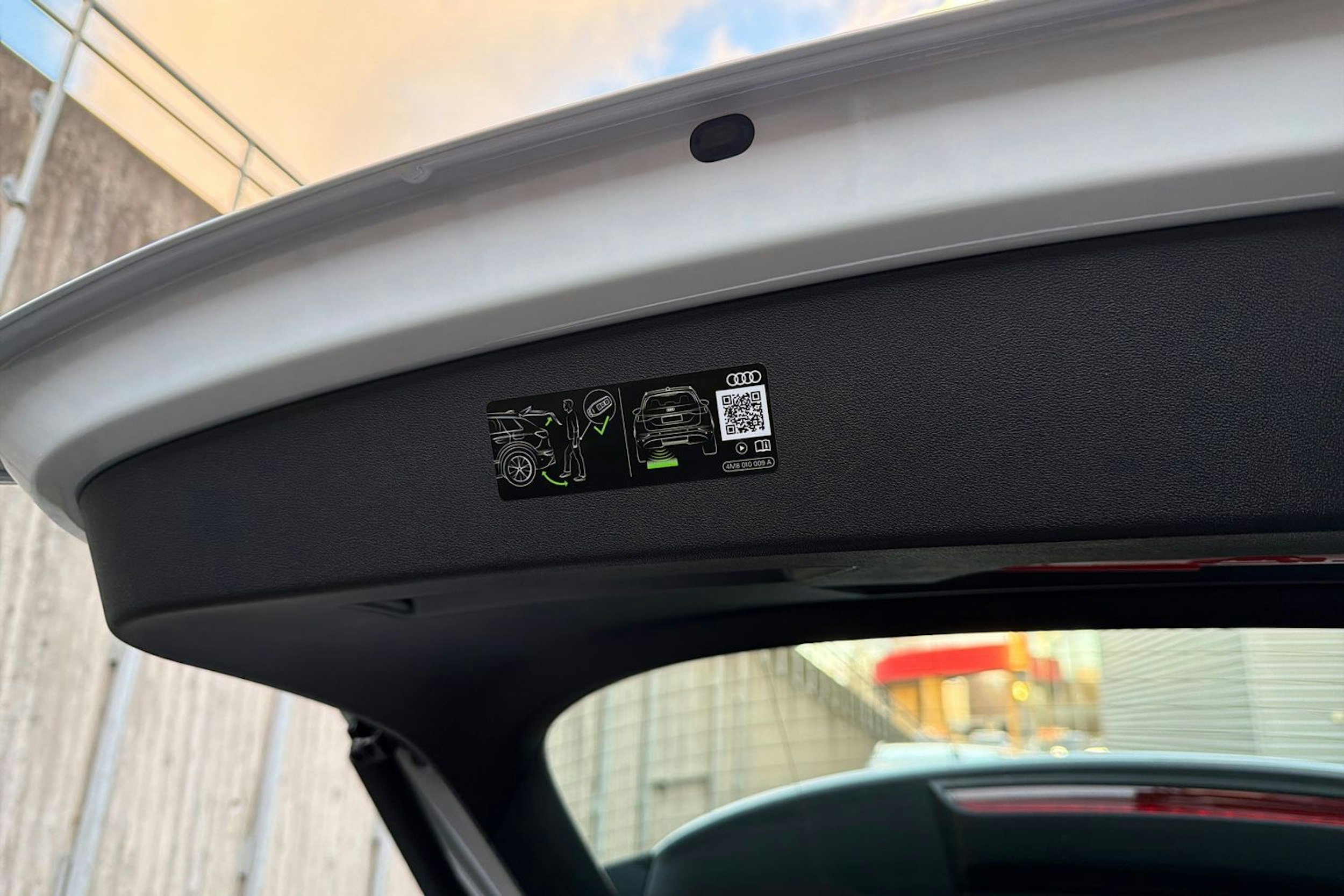 valkoinen Audi Q4 e-tron 2025 kuva 16.