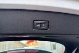 valkoinen Audi Q4 e-tron 2025 kuva 17.