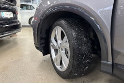 Harmaa Audi Q4 e-tron 2025 kuva 13.