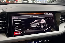 Harmaa Audi Q4 e-tron 2025 kuva 21.