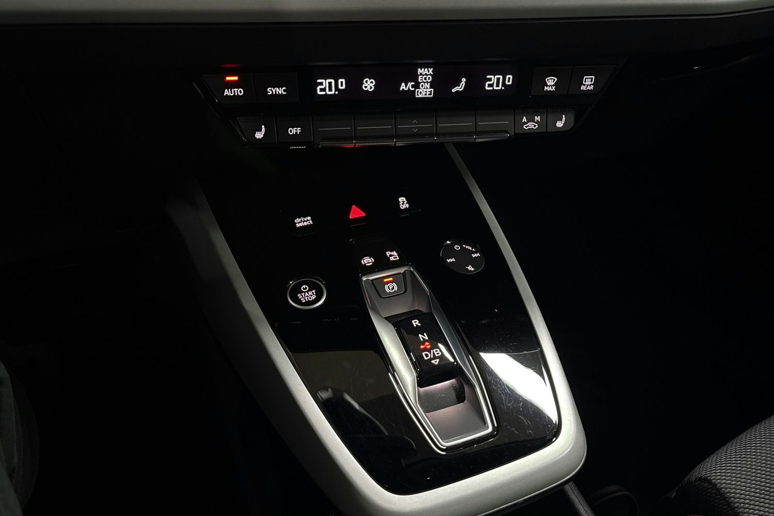 Harmaa Audi Q4 e-tron 2025 kuva 26.