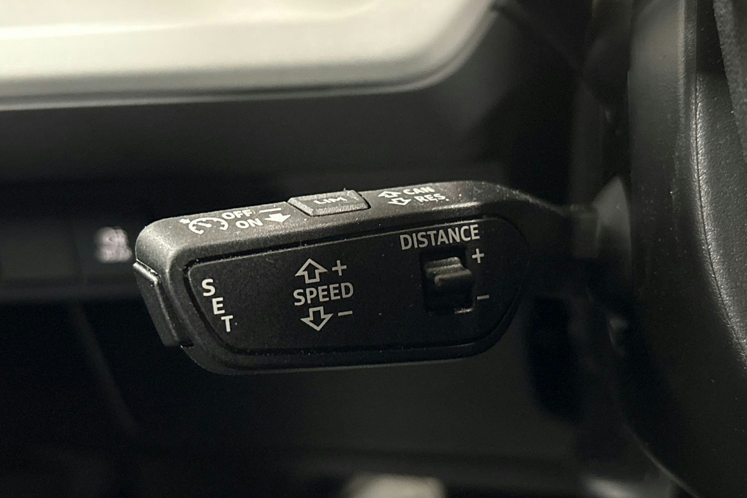 Harmaa Audi Q4 e-tron 2025 kuva 27.