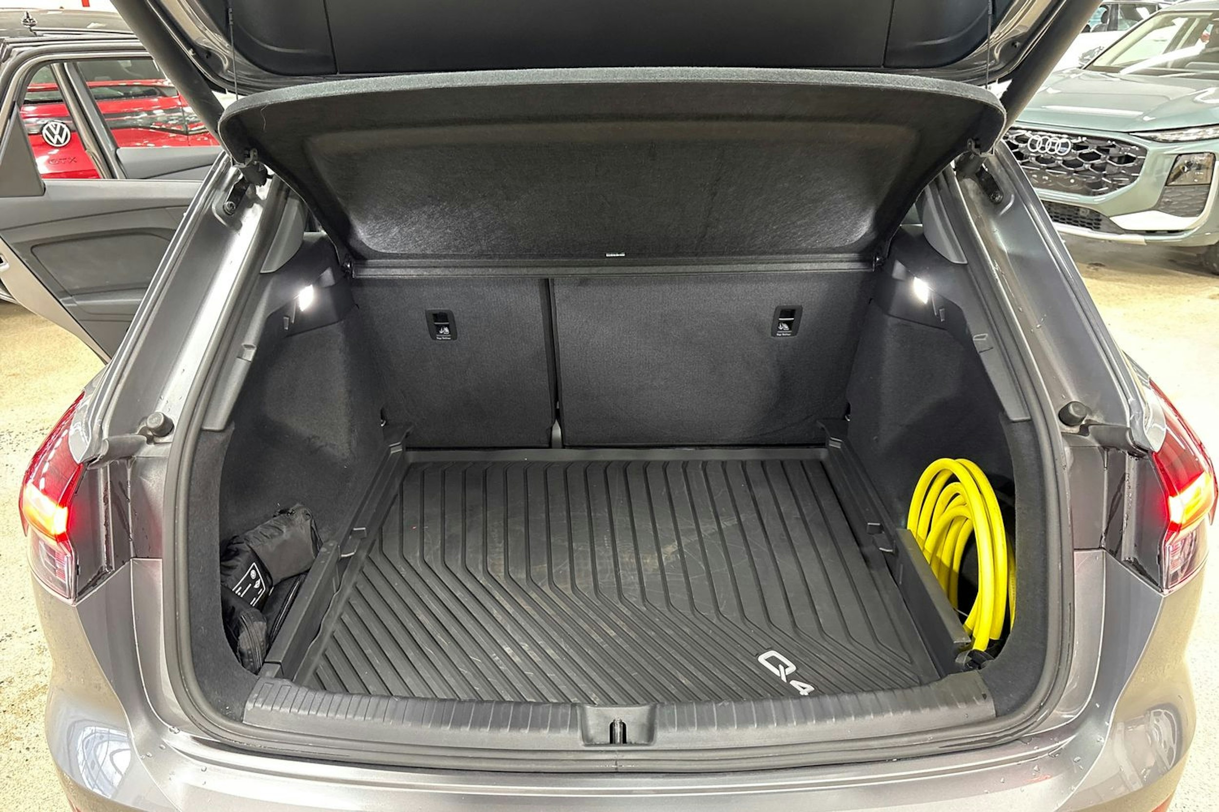 Harmaa Audi Q4 e-tron 2025 kuva 32.