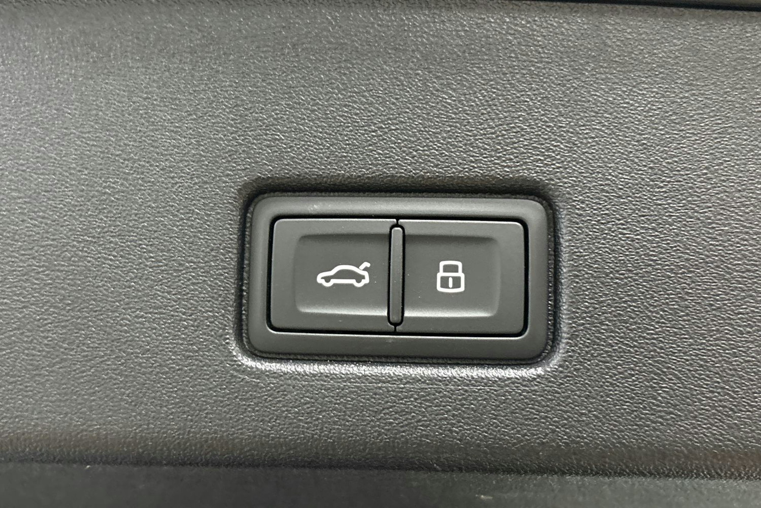 Harmaa Audi Q4 e-tron 2025 kuva 33.