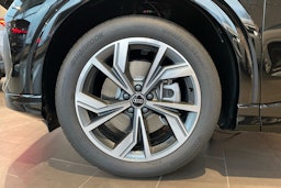 met. musta Audi Q4 e-tron 2025 kuva 9.