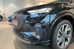 met. musta Audi Q4 e-tron 2025 kuva 10.