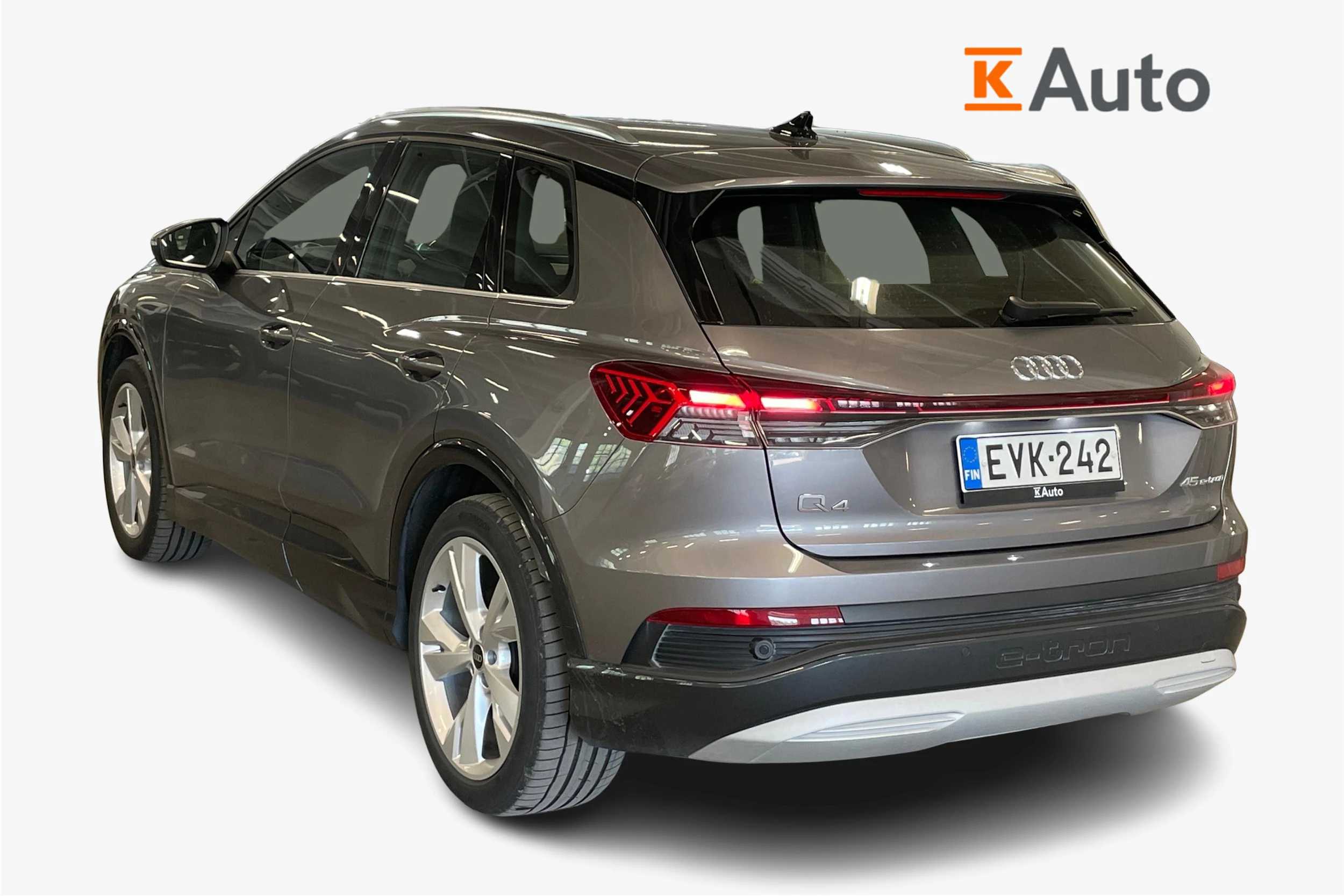 harmaa Audi Q4 e-tron 2025 kuva 2.