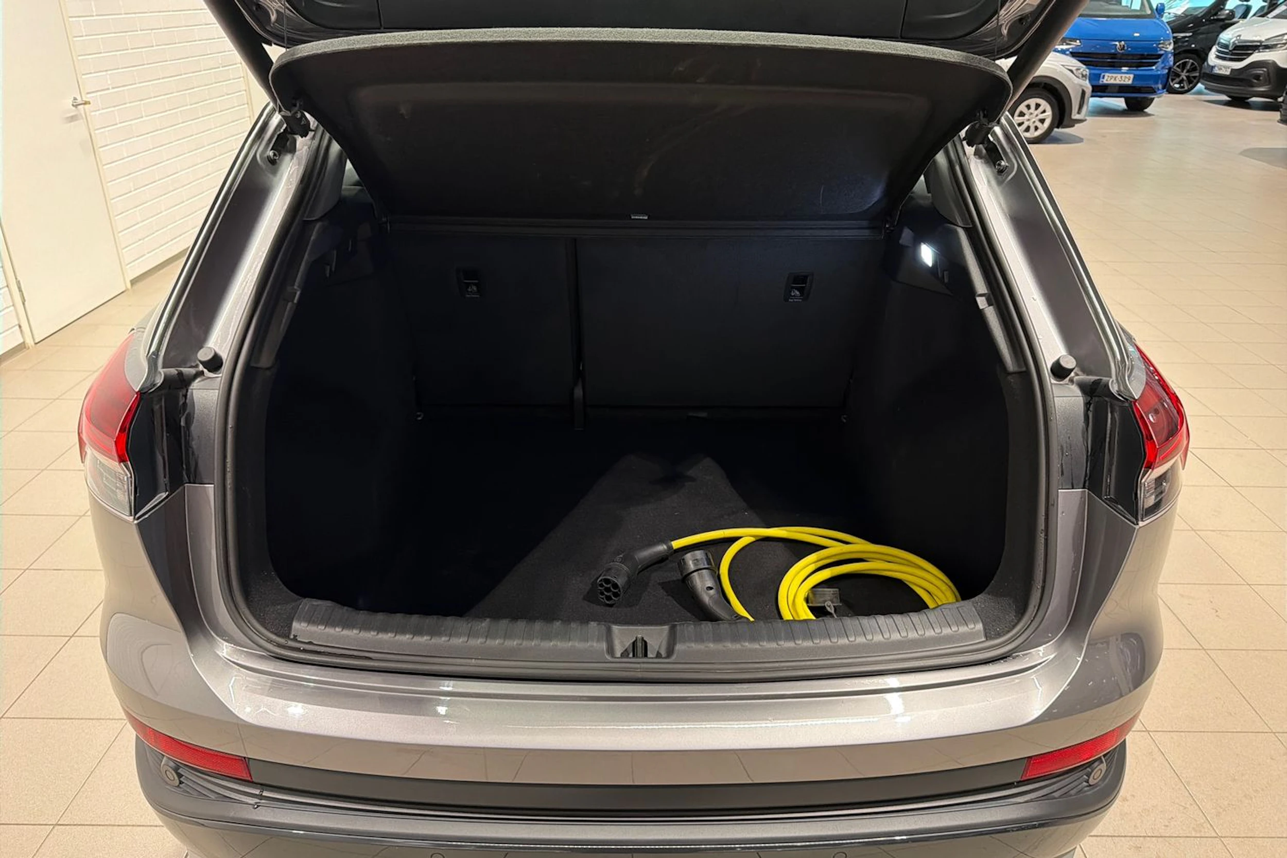 harmaa Audi Q4 e-tron 2025 kuva 28.