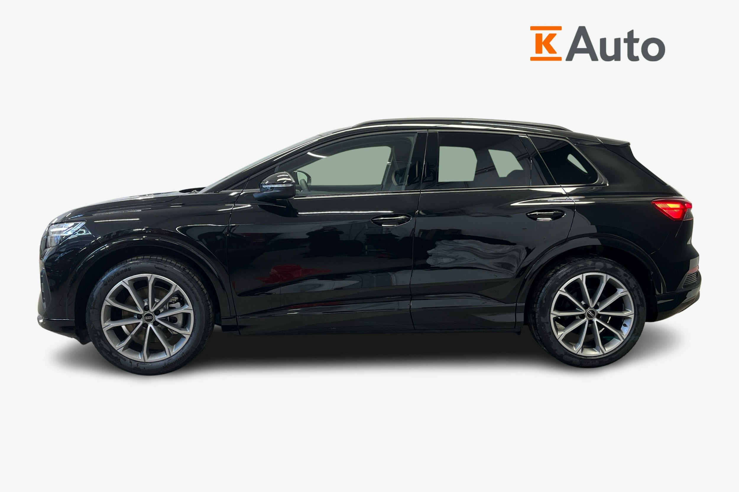 musta Audi Q4 e-tron 2025 kuva 5.