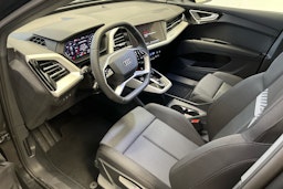 musta Audi Q4 e-tron 2025 kuva 6.