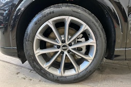 musta Audi Q4 e-tron 2025 kuva 10.