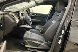 musta Audi Q4 e-tron 2025 kuva 11.