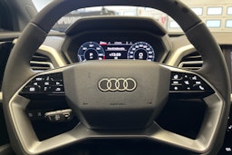 musta Audi Q4 e-tron 2025 kuva 13.